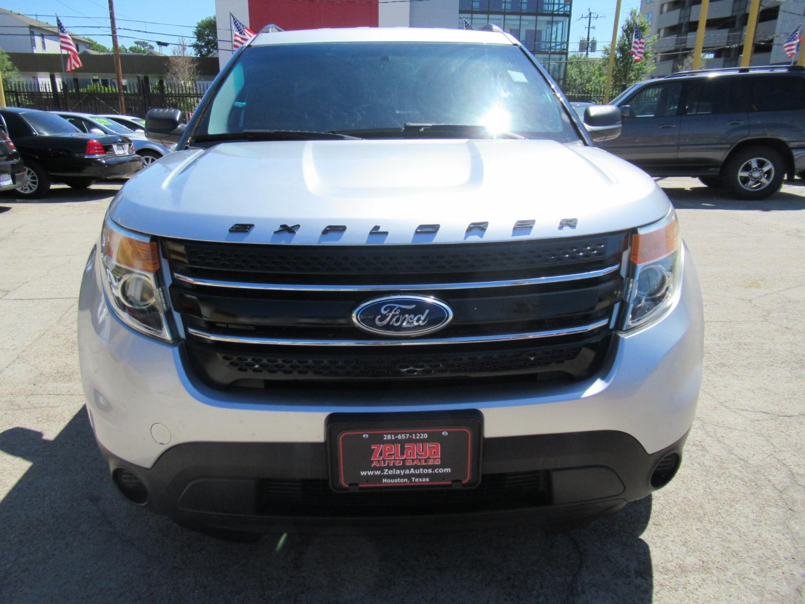 2015 Silver /Gray Ford Explorer XLT (1FM5K7B8XFG) with an 3.5L V6 F DOHC 24V engine, Automatic transmission, located at 1511 North Shepherd Dr., Houston, TX, 77008, (281) 657-1221, 29.798361, -95.412560 - 2015 FORD EXPLORER VIN: 1FM5K7B8XFGB17981 1 F M 5 K 7 B 8 X F G B 1 7 9 8 1 4 DOOR WAGON/SPORT UTILITY 3.5L V6 F DOHC 24V GASOLINE FRONT WHEEL DRIVE - Photo #31